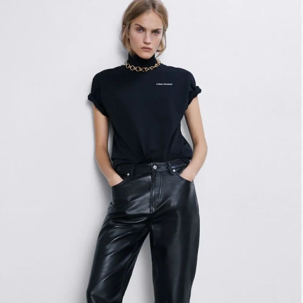 Zara Urban Heroines Black Mock Neck Short Sleeve Shirt Women’s Large